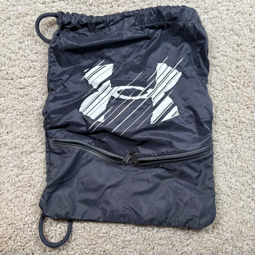 Under Armour Drawstring Backpack Unisex OS Gray Good Ripstop Zip Pocket Sackpack